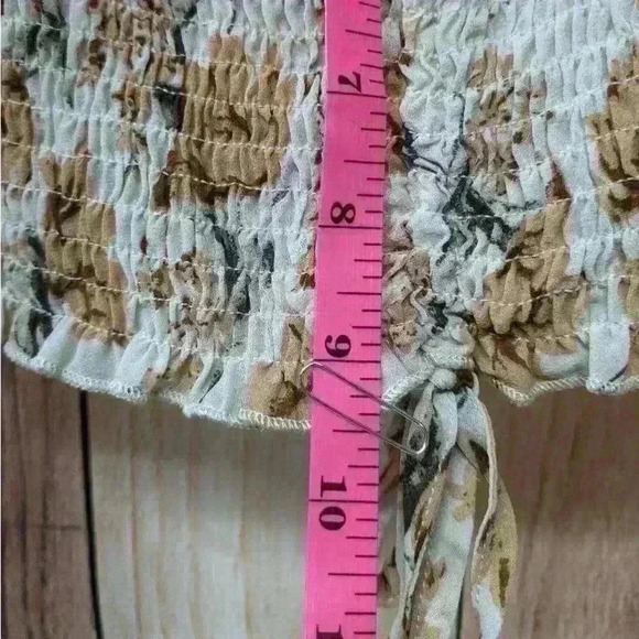 NWOT Blush Love ❤️J flower Croptop with ruffled arms and stretchy waist - Picture 7 of 7